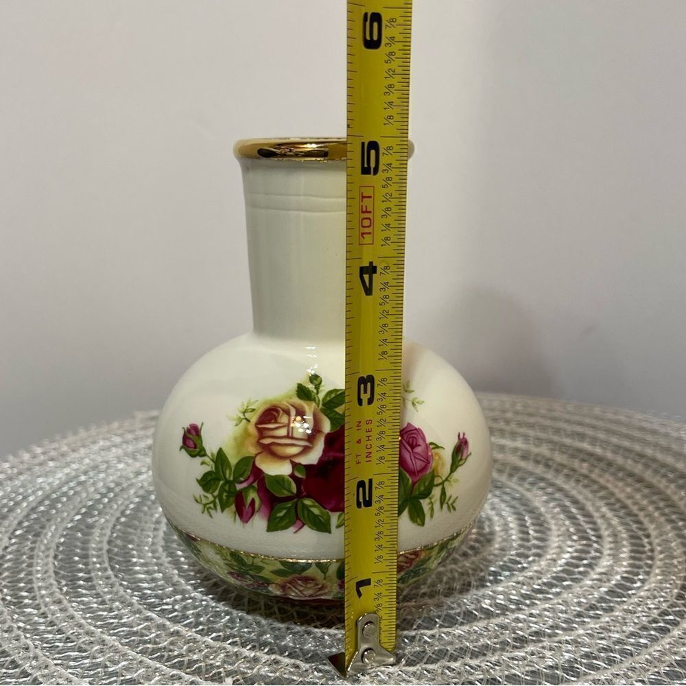 Royal Albert Album and Vase Set Old Country Roses Chintz Collection NWT - Picture 5 of 10